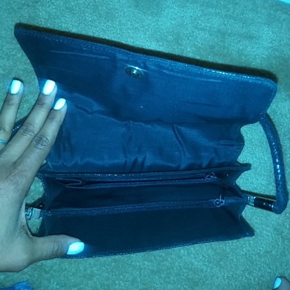 Purse - Picture 2 of 3